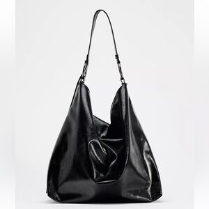 Elegant Black Leather Shoulder Bag